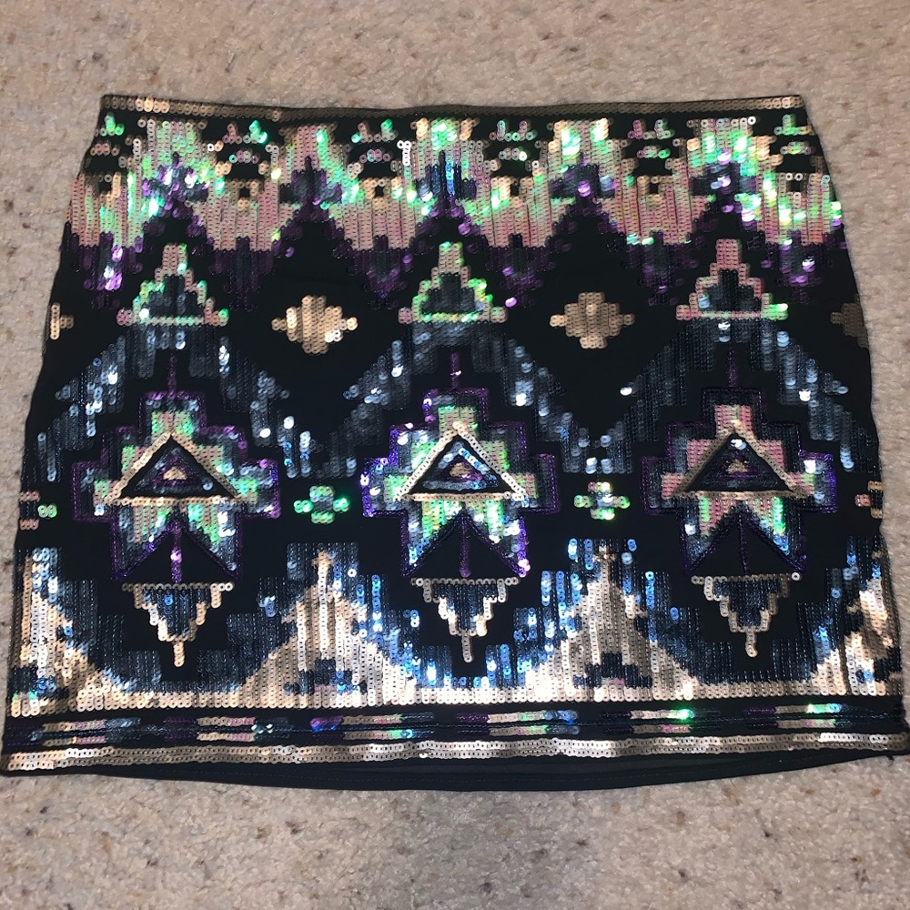 Express mini-skirts - Picture 2 of 3